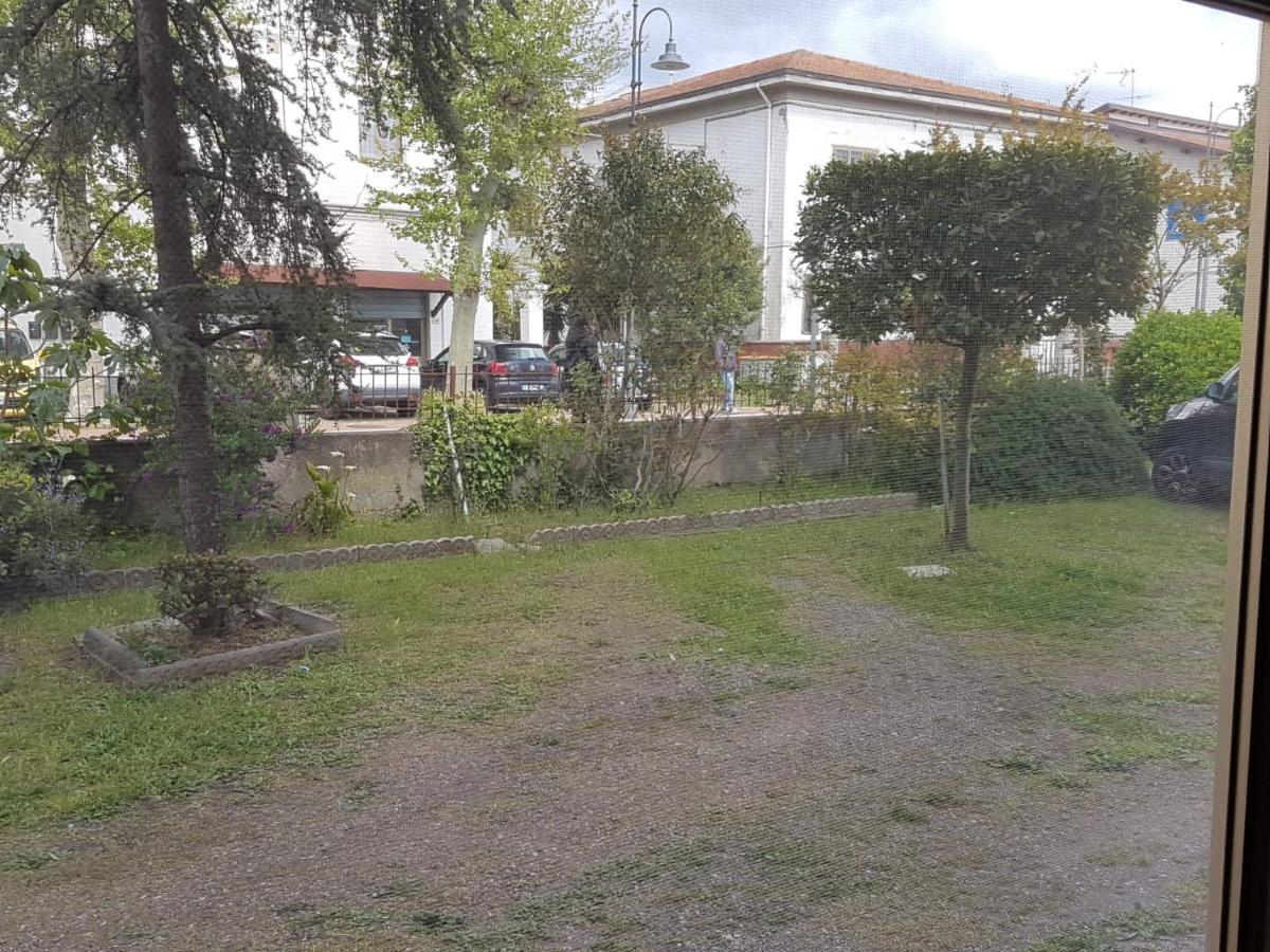 Apartmán Sole...Mare...E...Spiaggie Bianche! Vada Exteriér fotografie
