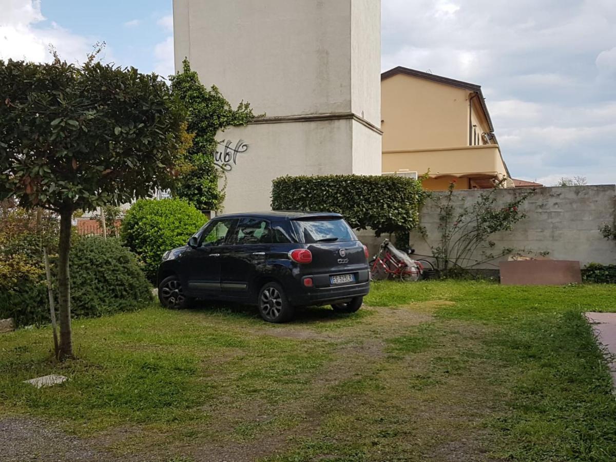 Apartmán Sole...Mare...E...Spiaggie Bianche! Vada Exteriér fotografie